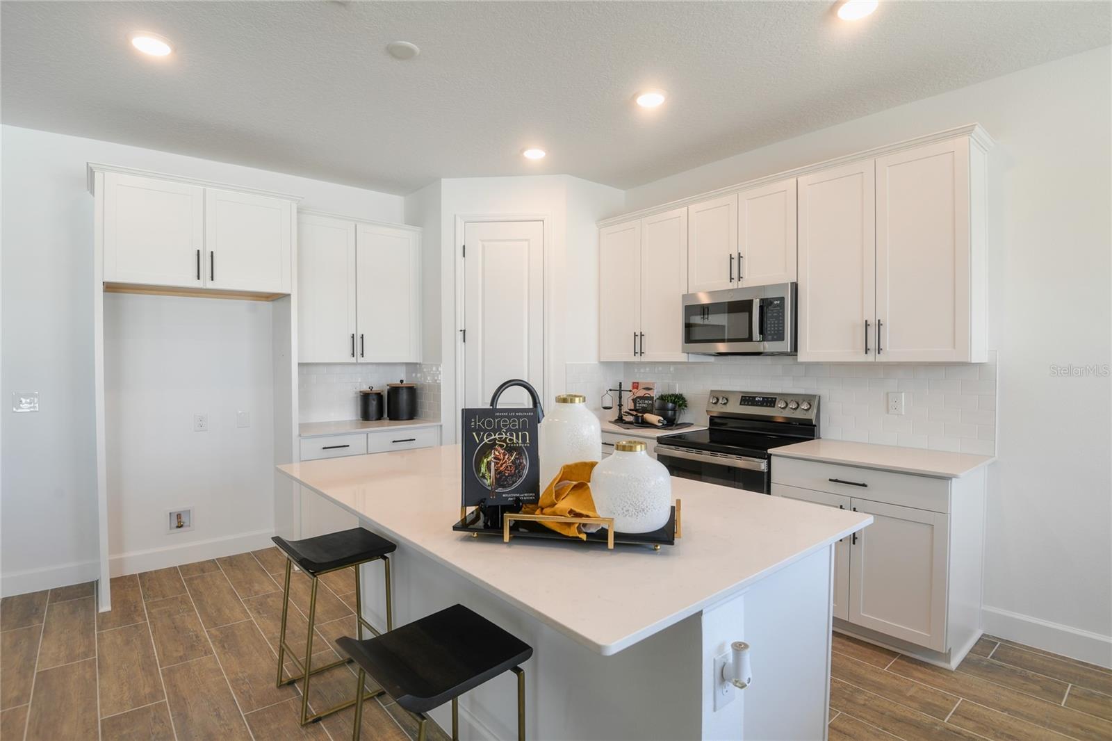 Image 10 of 26 For 6182 64th Terrace