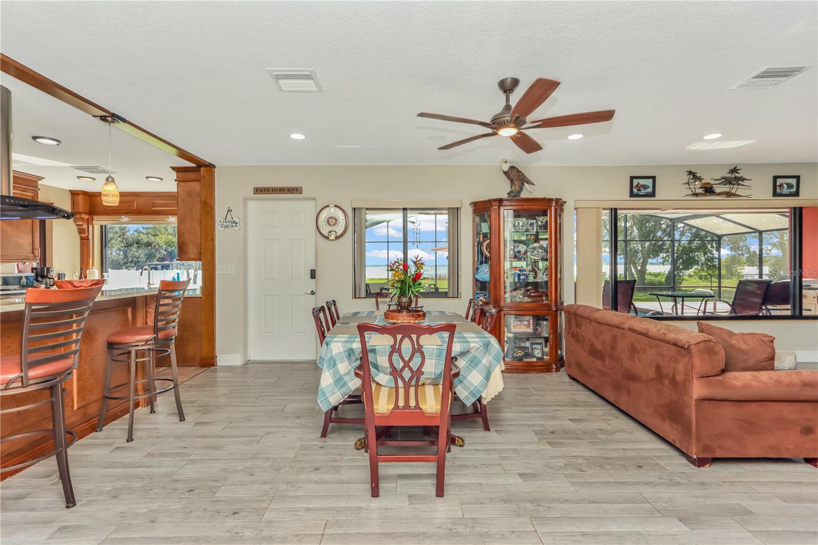 Image 19 of 36 For 955 Mansfield Road