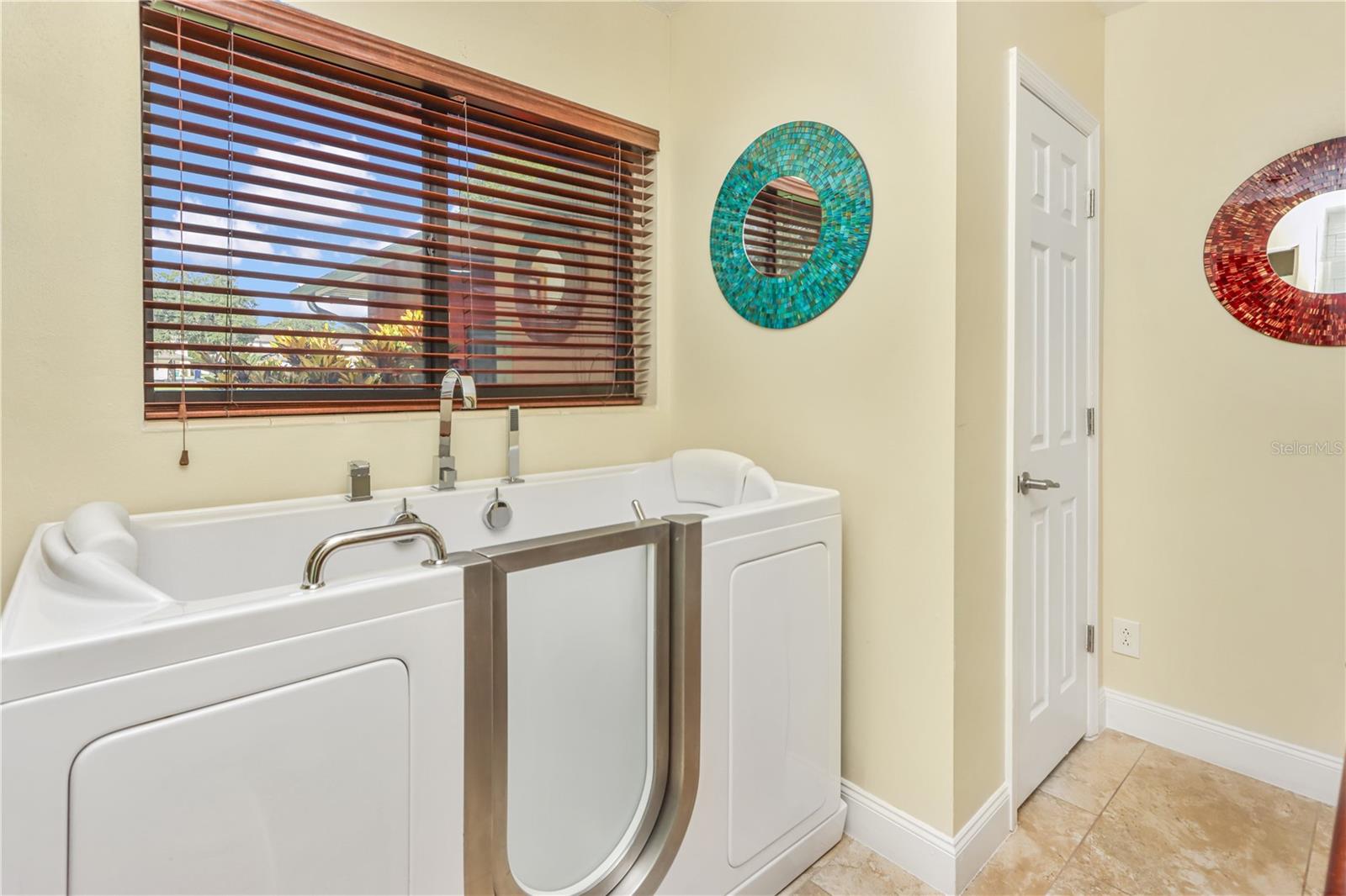 Image 31 of 36 For 955 Mansfield Road