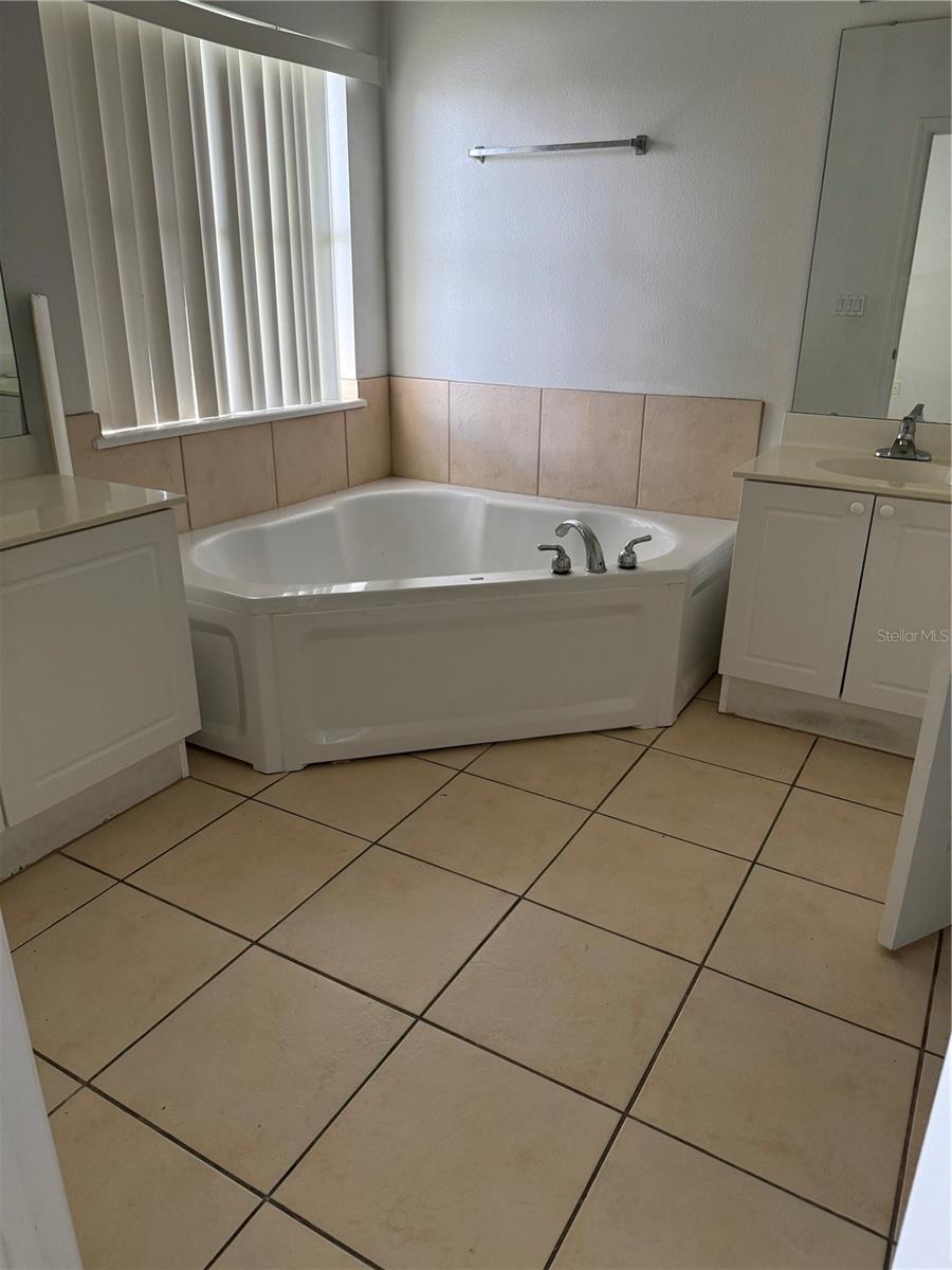 Image 11 of 11 For 2737 Club Cortile Circle
