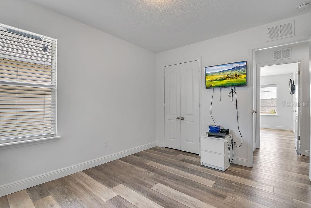 Image 23 of 38 For 3400 Mt Vernon Way