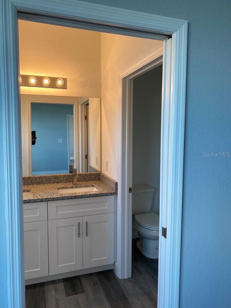 Image 4 of 9 For 319 Nicholas Parkway W
