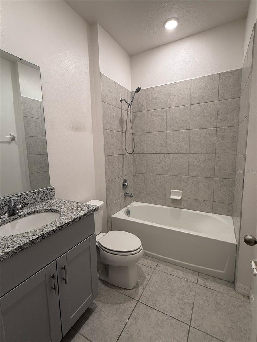Image 8 of 18 For 776 Richmond Estate Avenue