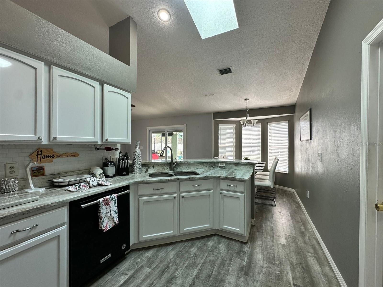 Image 20 of 40 For 2410 Sweetwater Boulevard