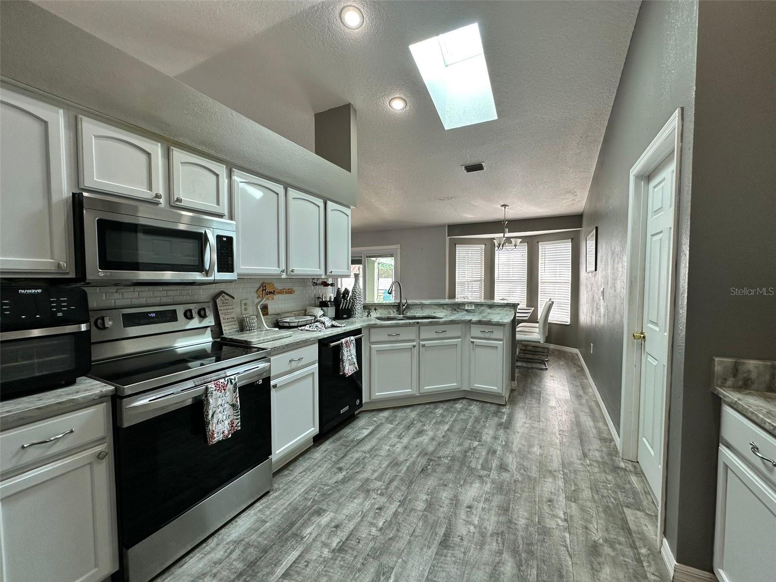 Image 22 of 40 For 2410 Sweetwater Boulevard