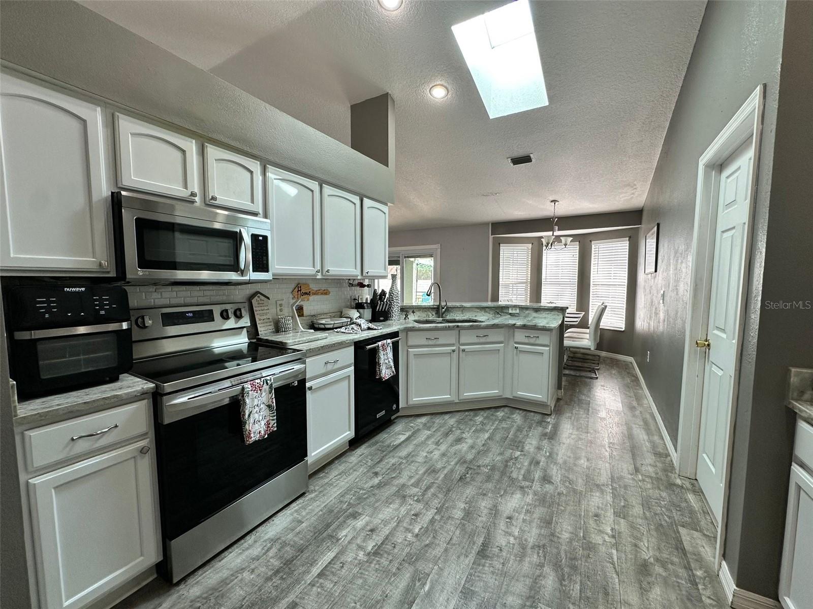 Image 23 of 40 For 2410 Sweetwater Boulevard