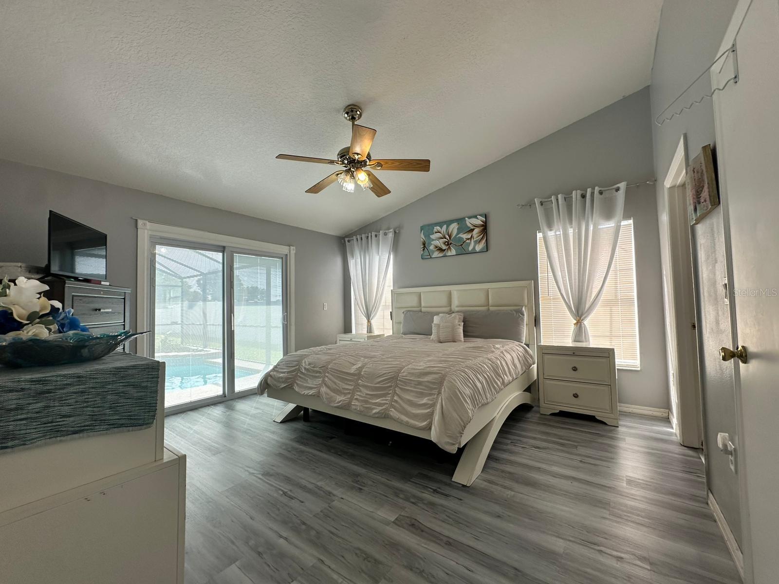 Image 24 of 40 For 2410 Sweetwater Boulevard