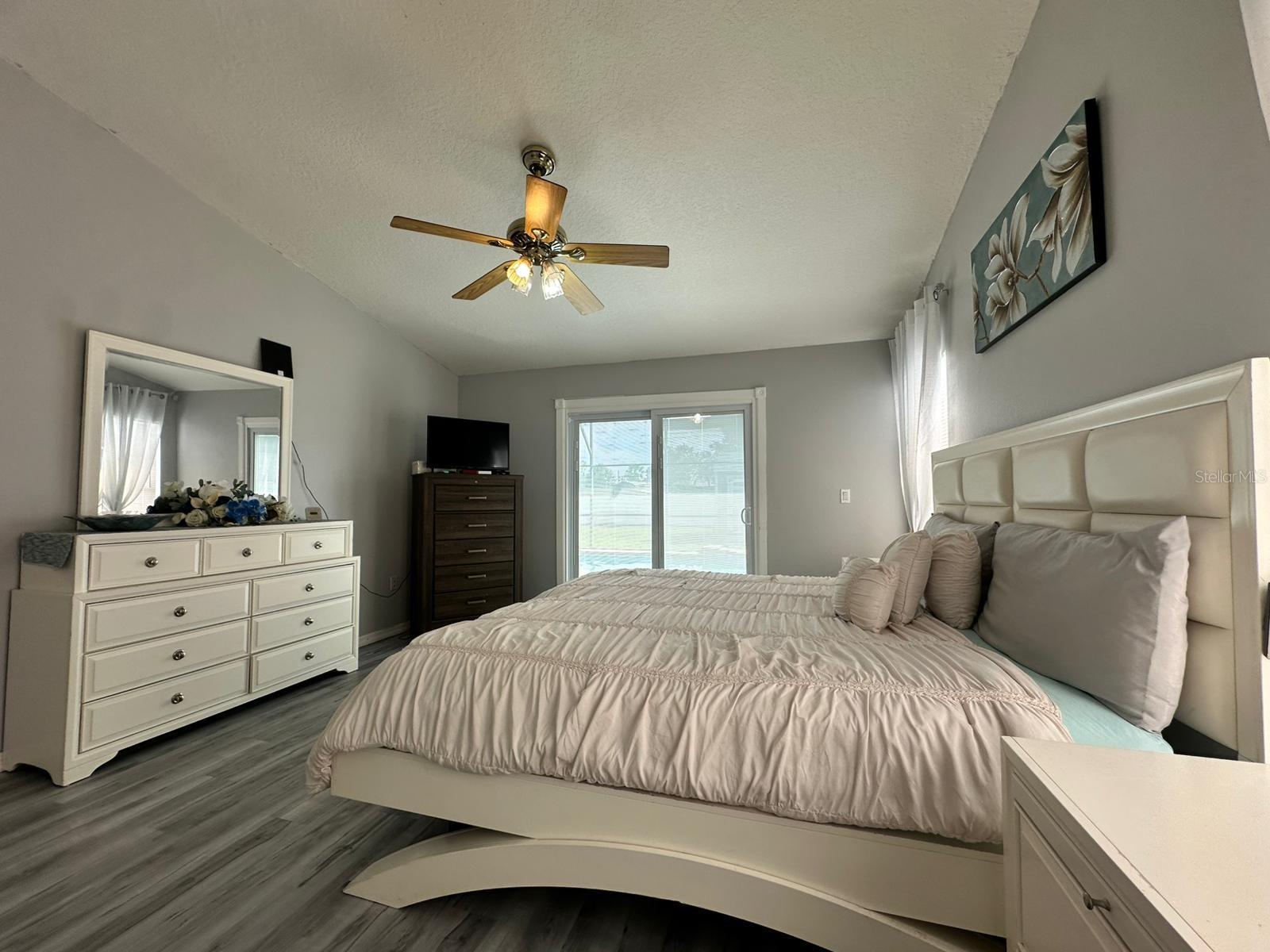 Image 25 of 40 For 2410 Sweetwater Boulevard