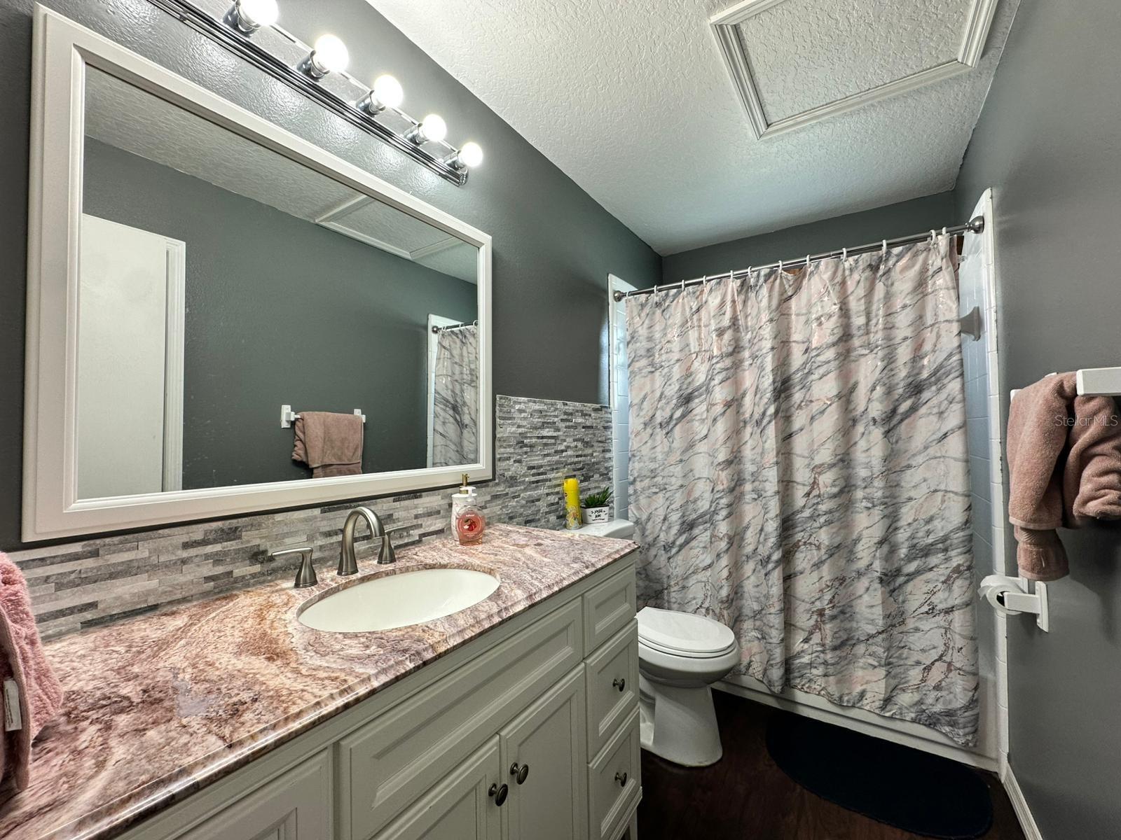 Image 32 of 40 For 2410 Sweetwater Boulevard