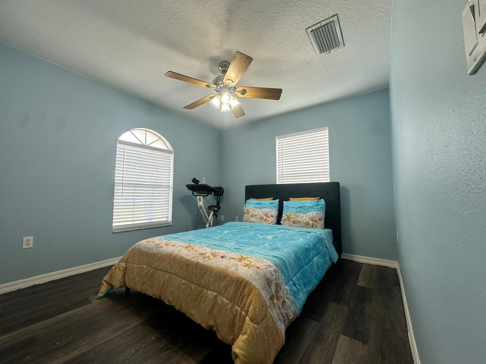 Image 34 of 40 For 2410 Sweetwater Boulevard