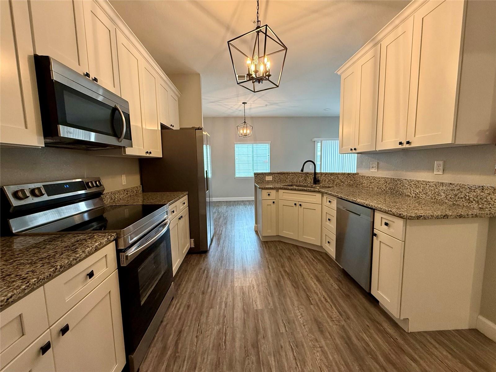 Image 10 of 31 For 2504 Pine Place