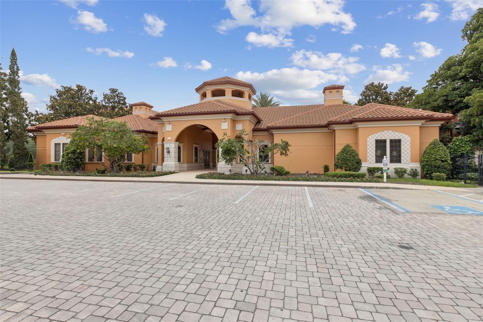 Image 15 of 22 For 6149 Metrowest Boulevard 101