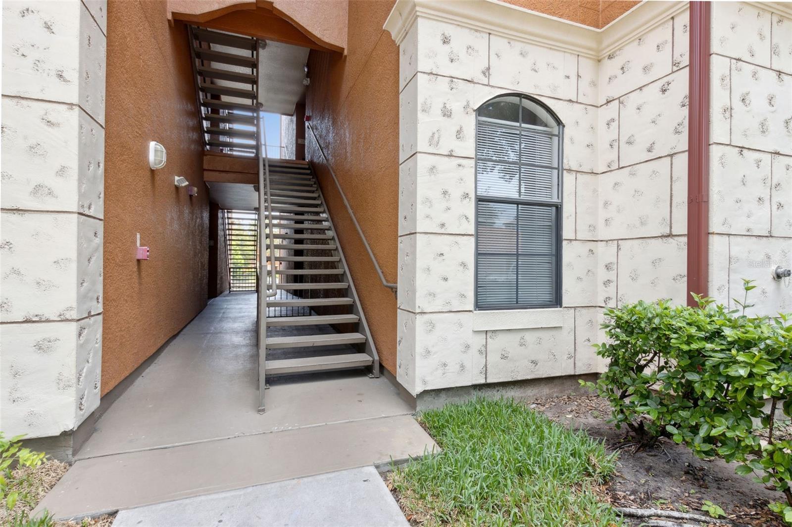Image 4 of 22 For 6149 Metrowest Boulevard 101