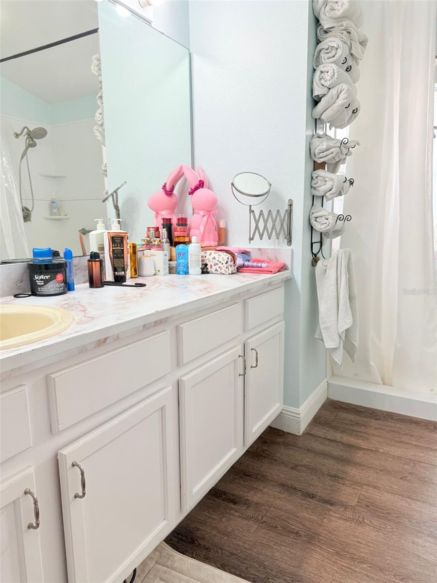 Image 14 of 22 For 16425 Golden Eagle Boulevard