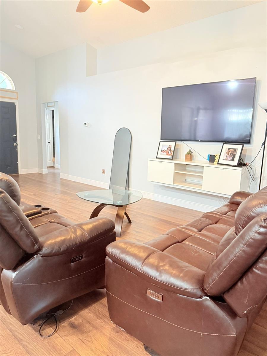Image 8 of 22 For 16425 Golden Eagle Boulevard
