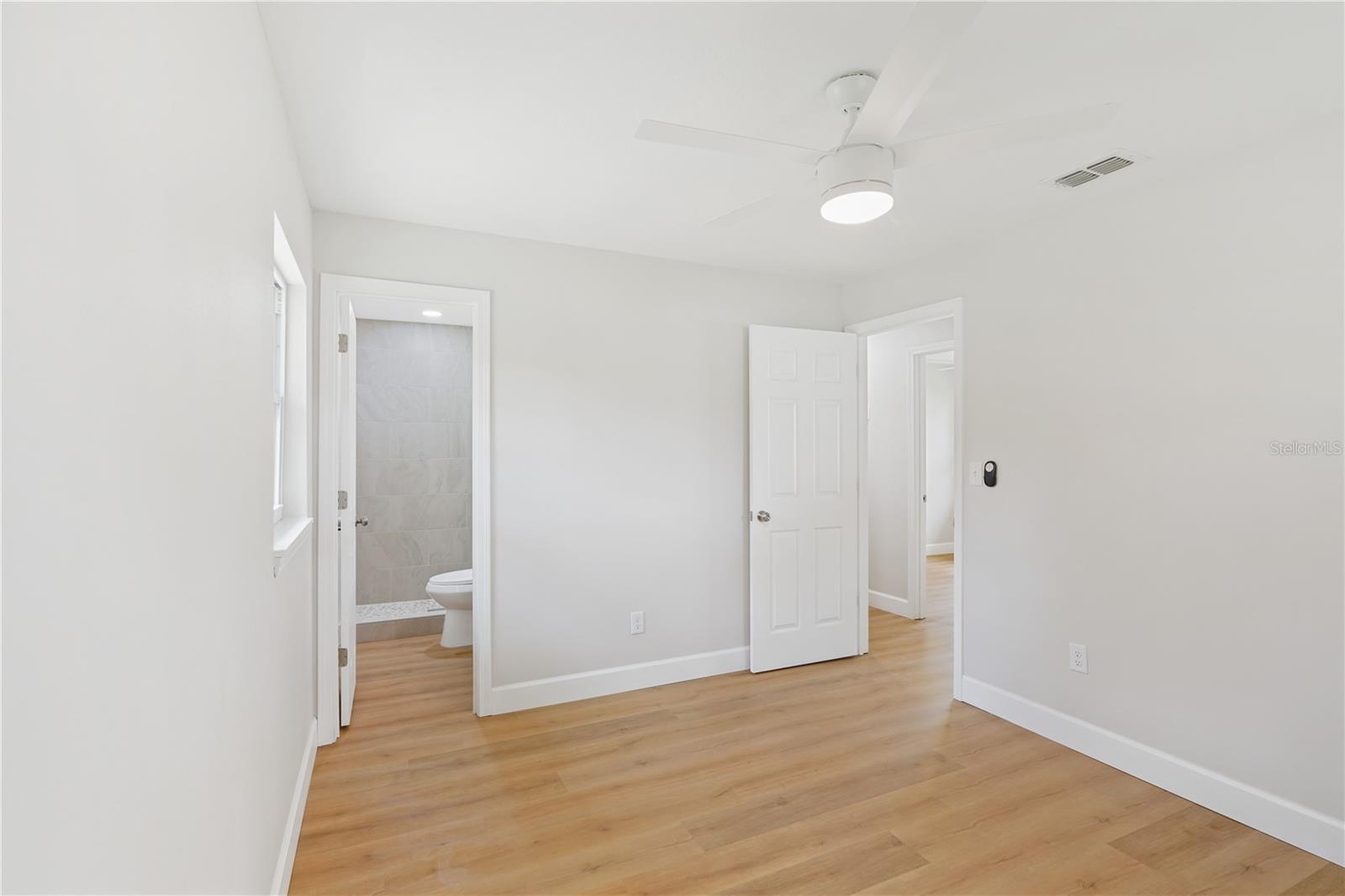 Image 16 of 21 For 818 Ballard Street