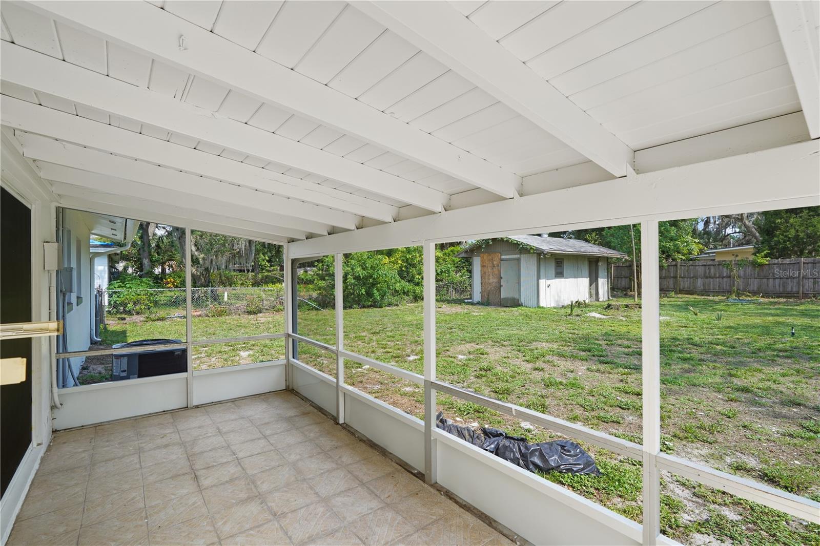 Image 18 of 21 For 818 Ballard Street