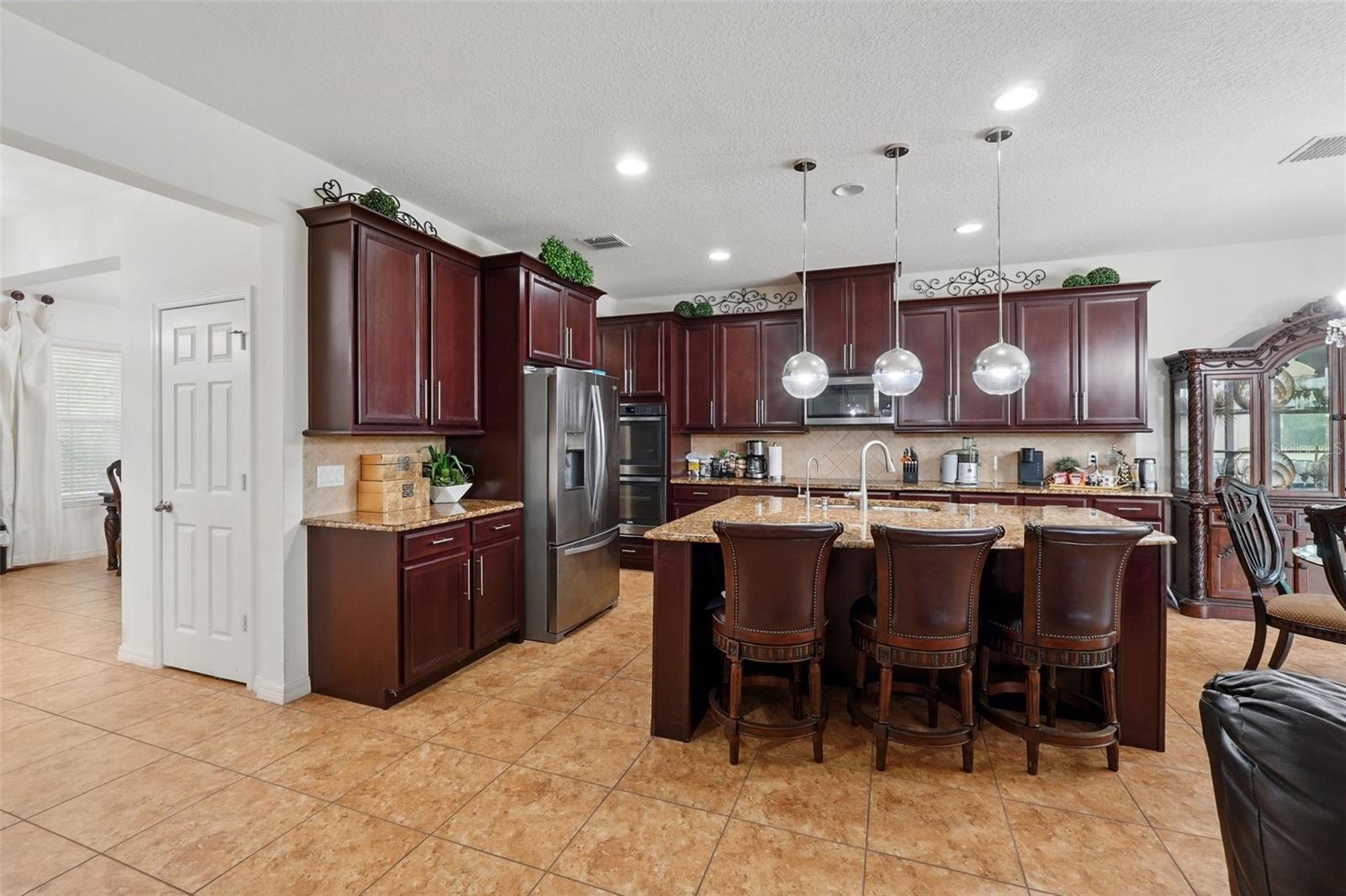 Image 17 of 56 For 3899 Mount Vernon Way