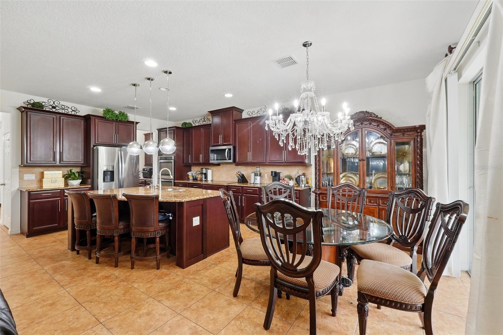 Image 24 of 56 For 3899 Mount Vernon Way