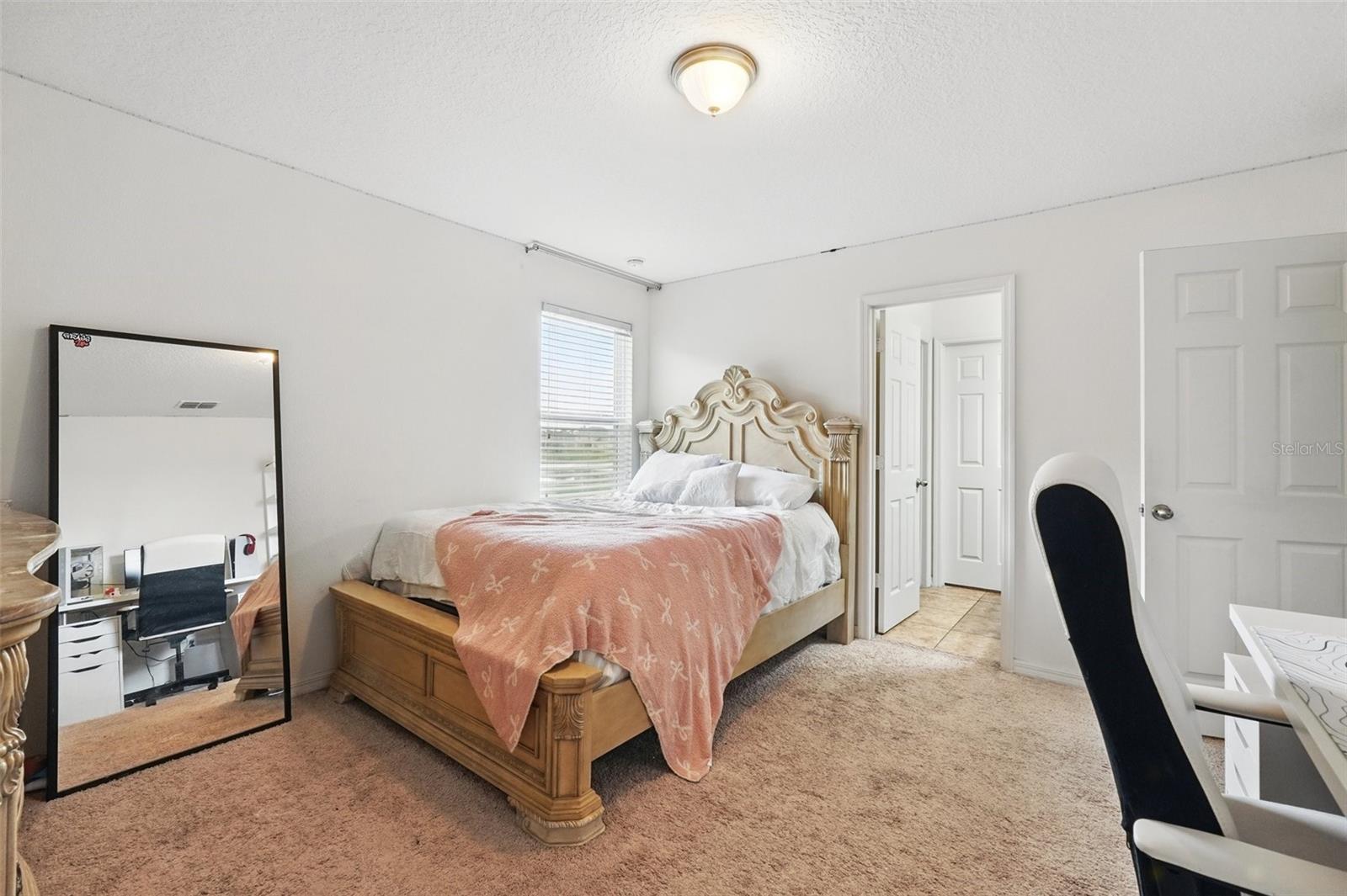 Image 42 of 56 For 3899 Mount Vernon Way