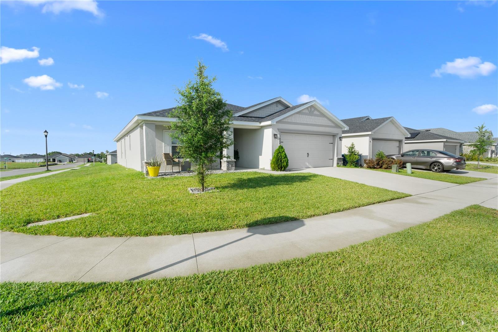 Image 2 of 15 For 1524 Fleur Drive