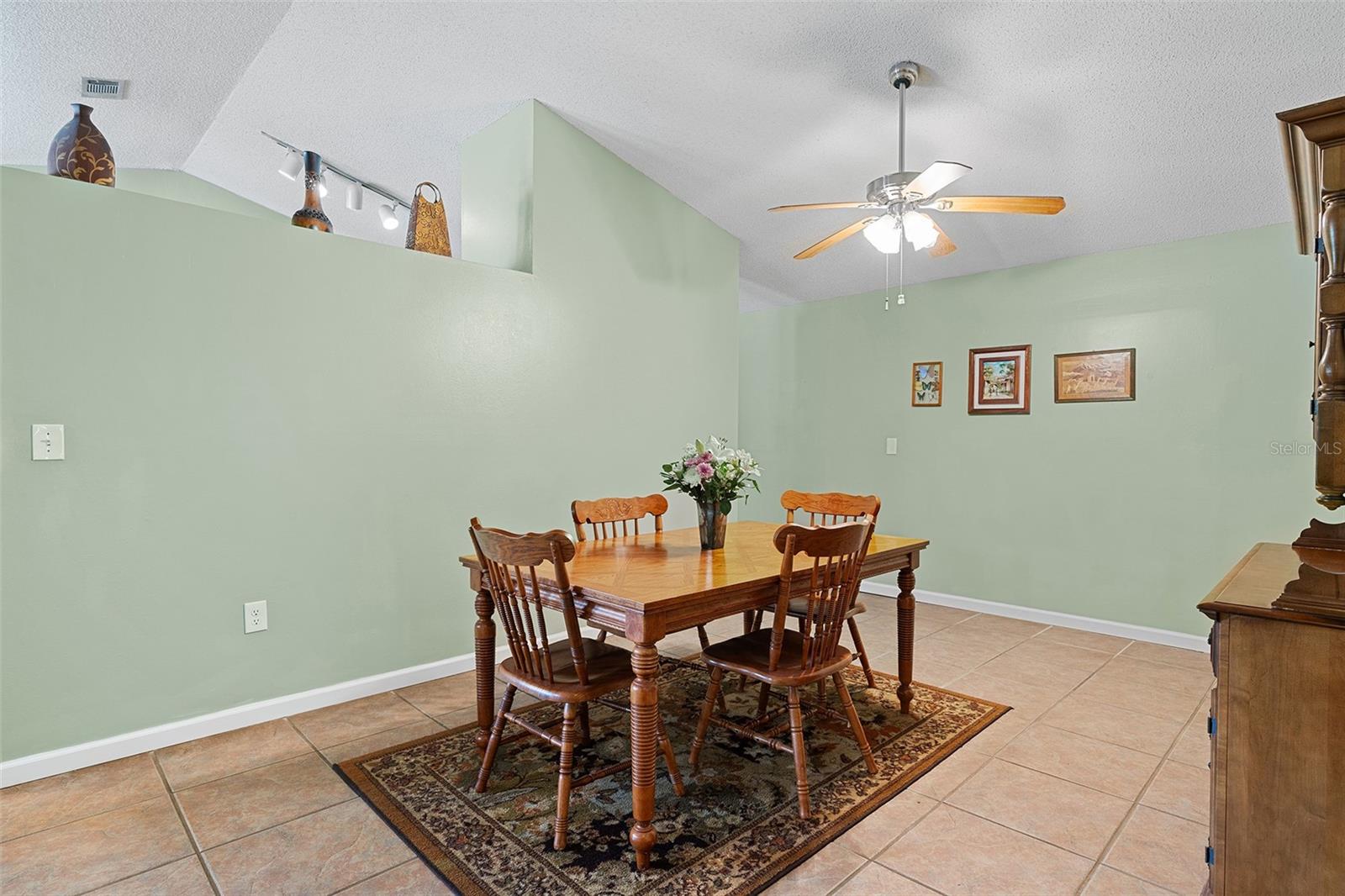 Image 12 of 65 For 621 Rebecca Drive
