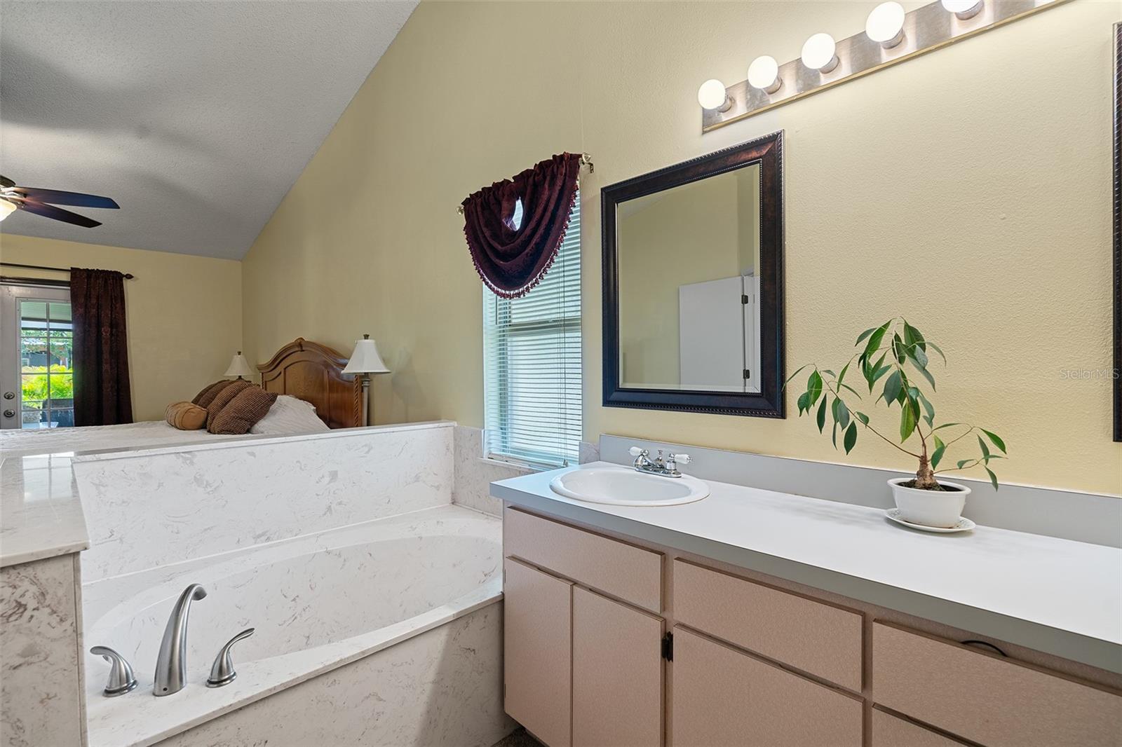 Image 16 of 65 For 621 Rebecca Drive