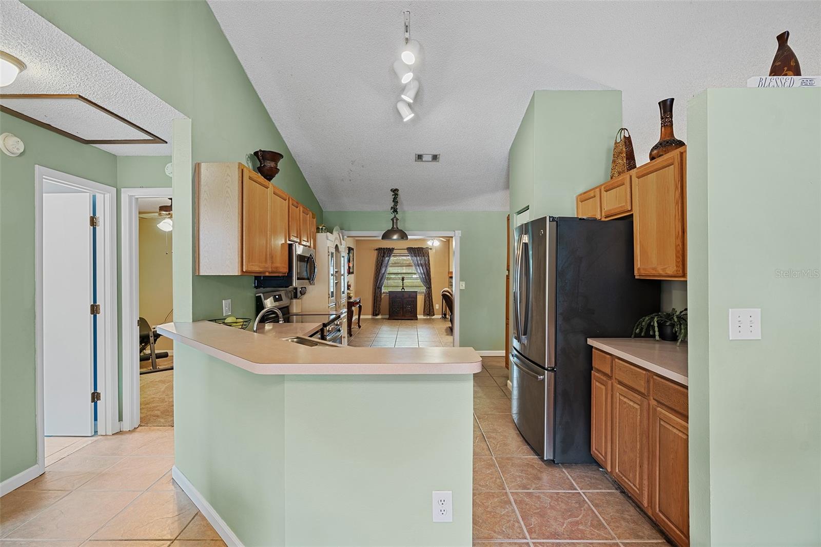 Image 7 of 65 For 621 Rebecca Drive
