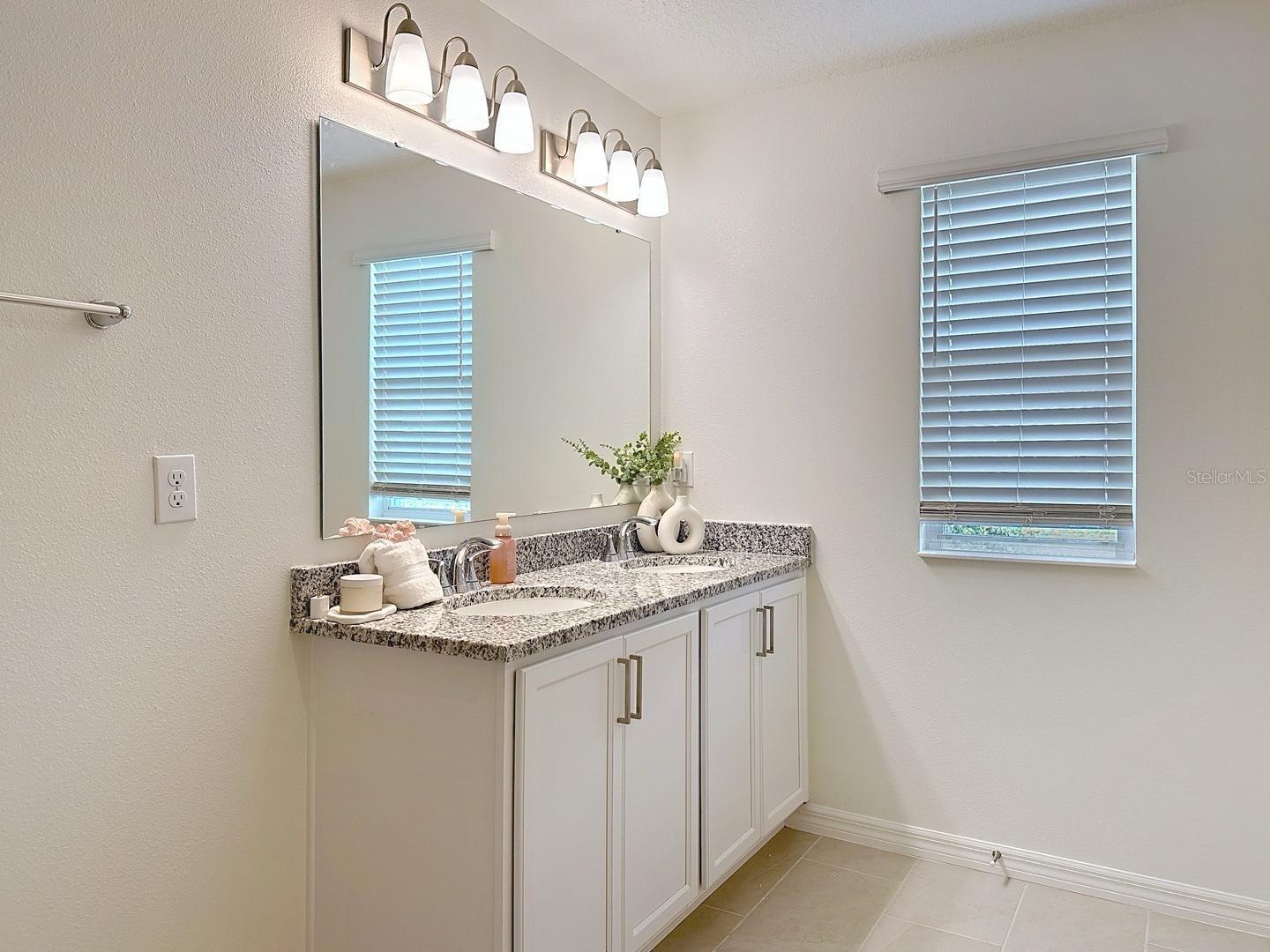 Image 33 of 46 For 895 Overpool Avenue