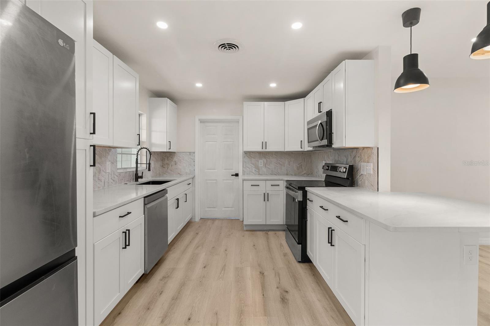 Image 5 of 24 For 1842 Puritan Avenue