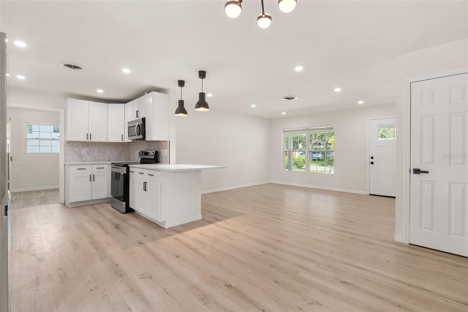 Image 8 of 24 For 1842 Puritan Avenue