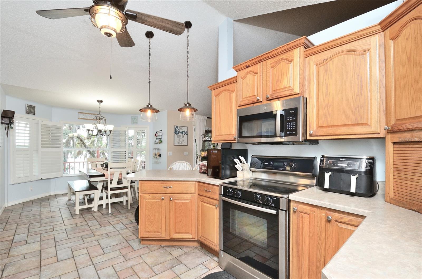 Image 22 of 50 For 822 Breen Road