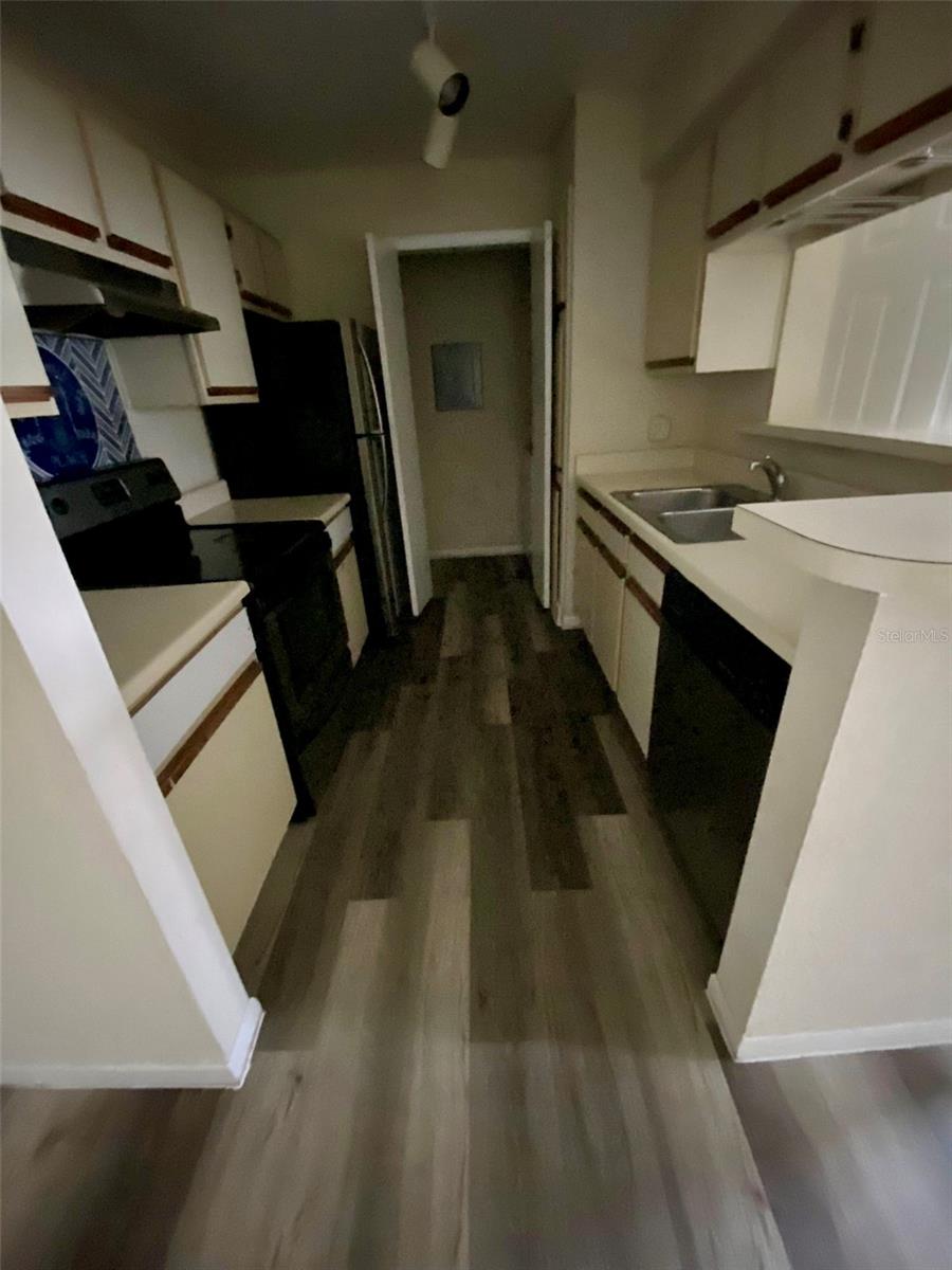 Image 6 of 11 For 5501 Rosebriar Way 108