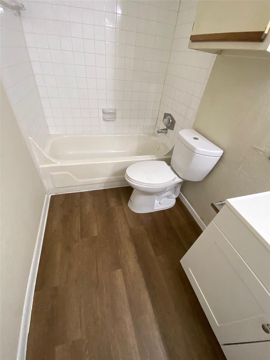 Image 7 of 11 For 5501 Rosebriar Way 108