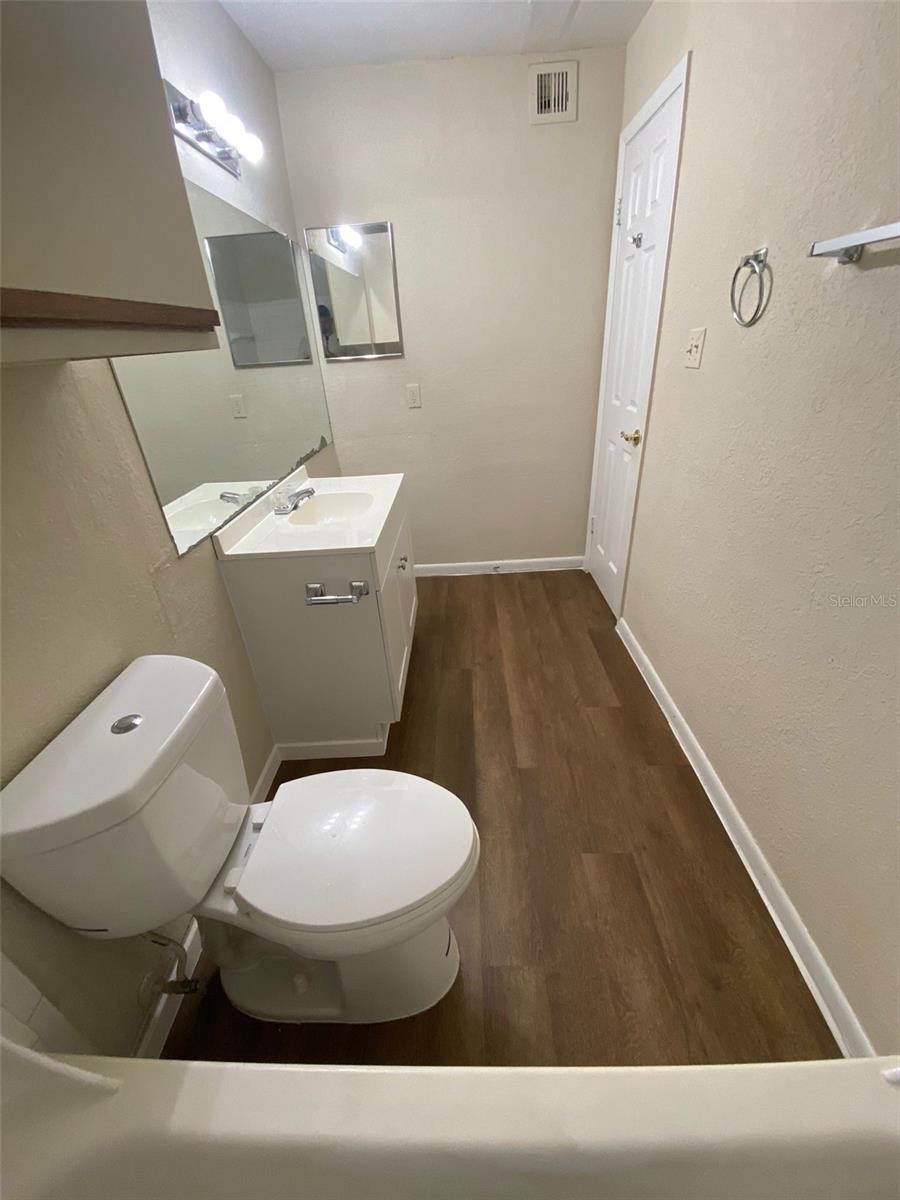 Image 8 of 11 For 5501 Rosebriar Way 108