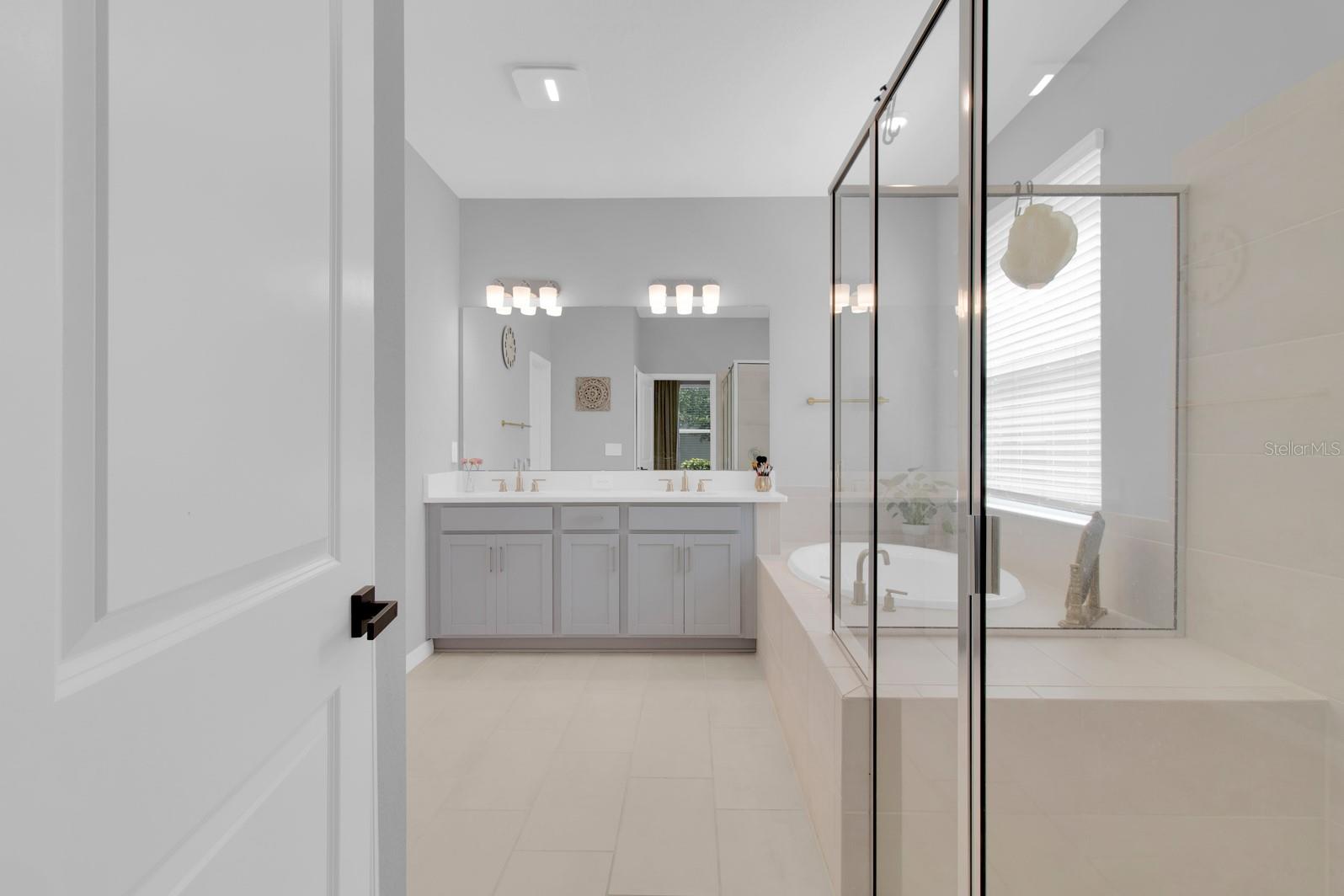 Image 27 of 50 For 2679 Ridgetop Lane