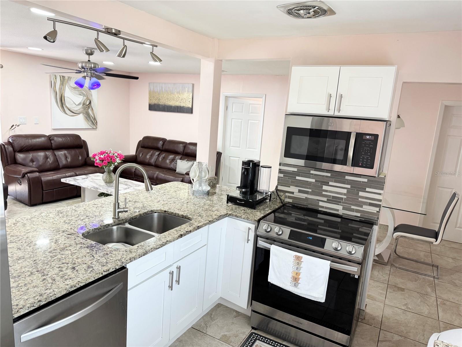 Image 4 of 25 For 1126 Orwell Avenue