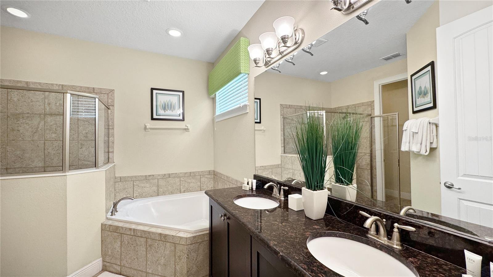 Image 24 of 49 For 1228 Castle Pines Court