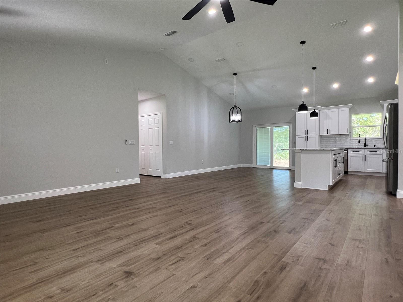Image 11 of 32 For 814 Gator Lane