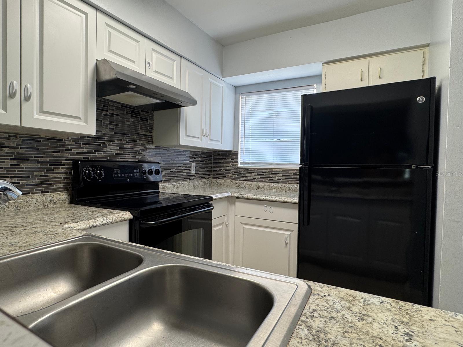 Image 3 of 11 For 300 Scottsdale Square 300