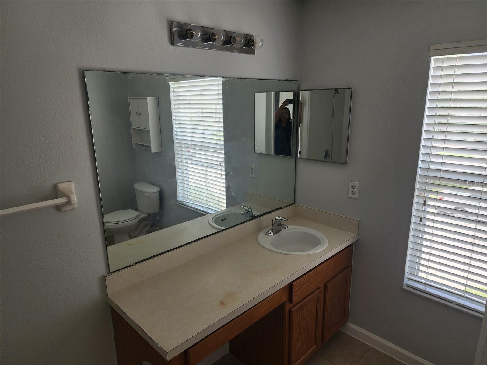 Image 17 of 29 For 849 Park Grove Court