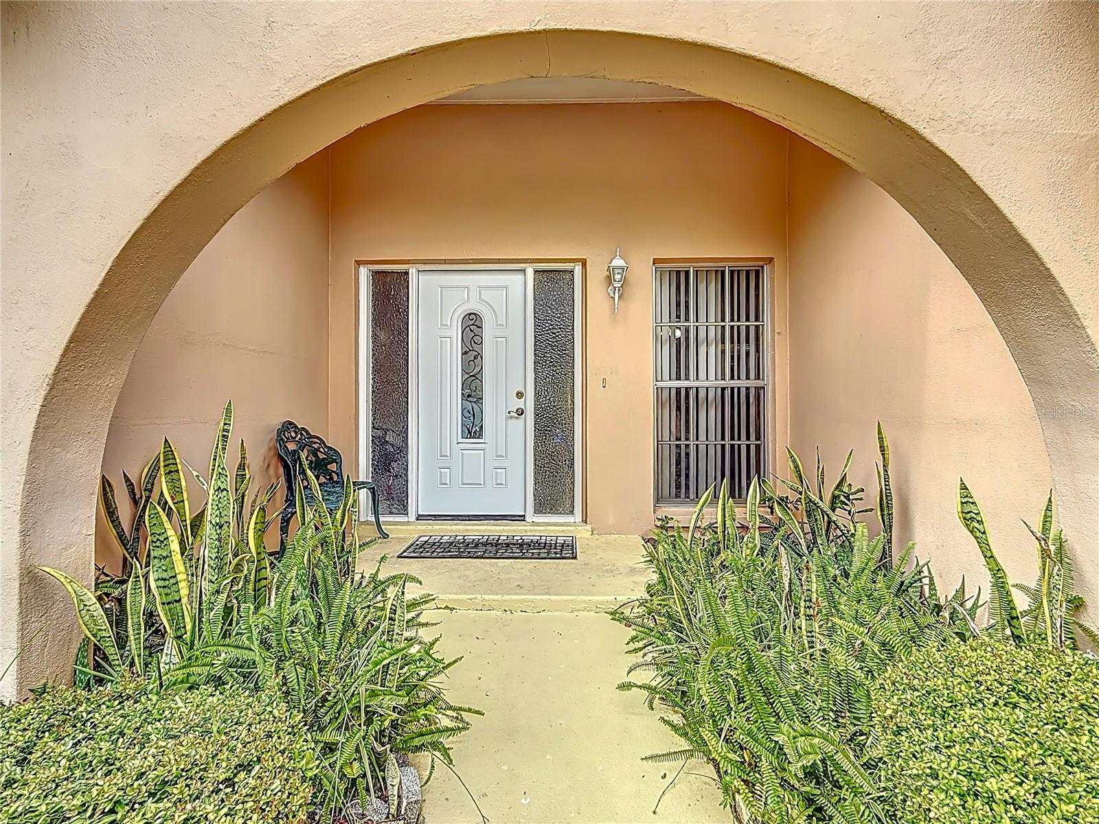 Image 3 of 44 For 1978 Radcliffe Drive N