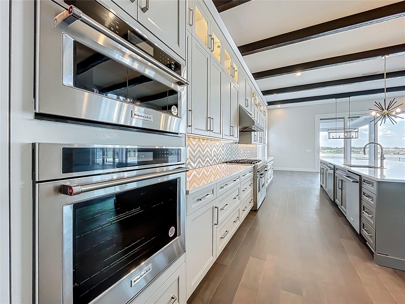 Image 16 of 90 For 15121 Pendio Drive