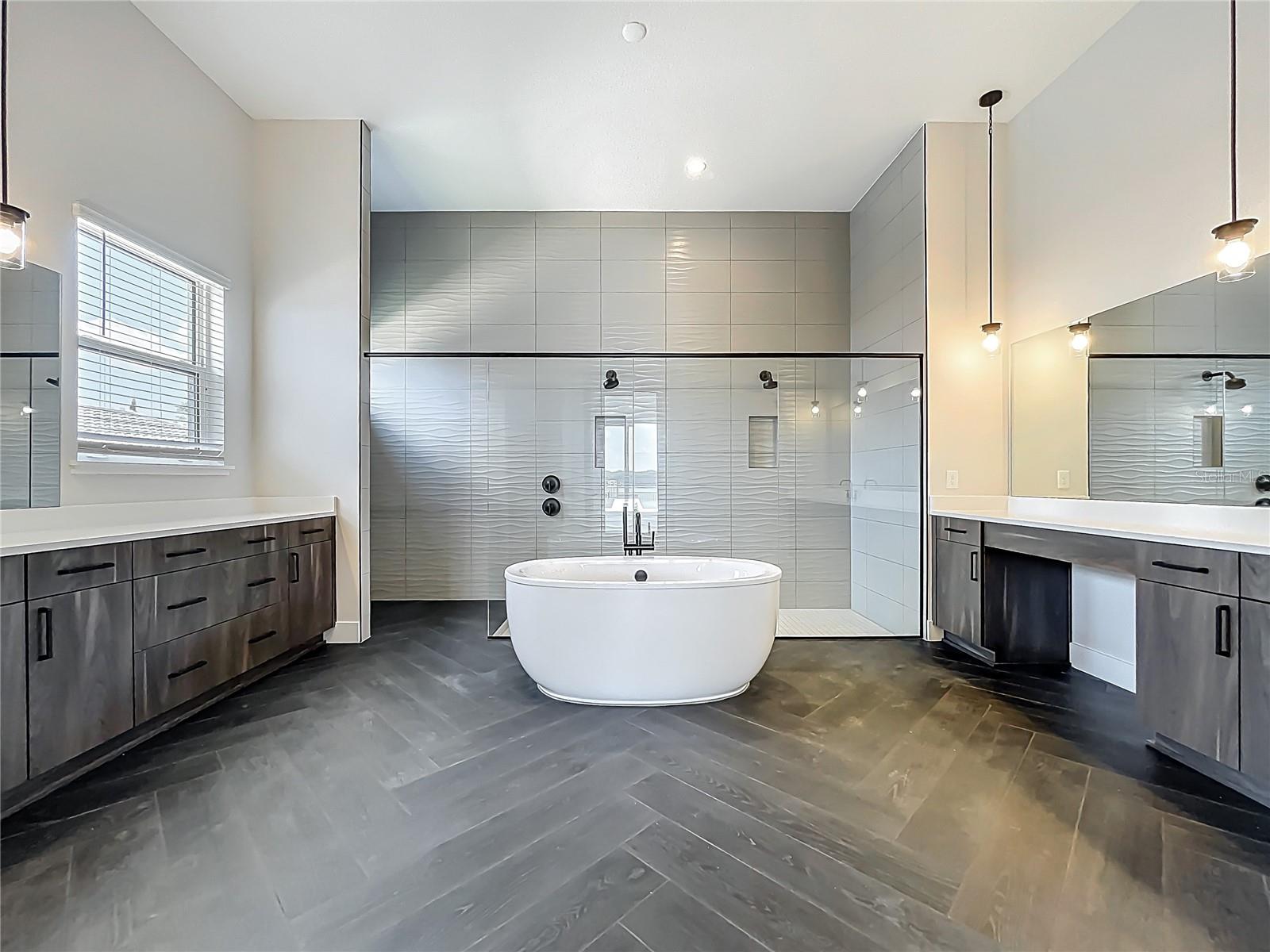Image 26 of 90 For 15121 Pendio Drive