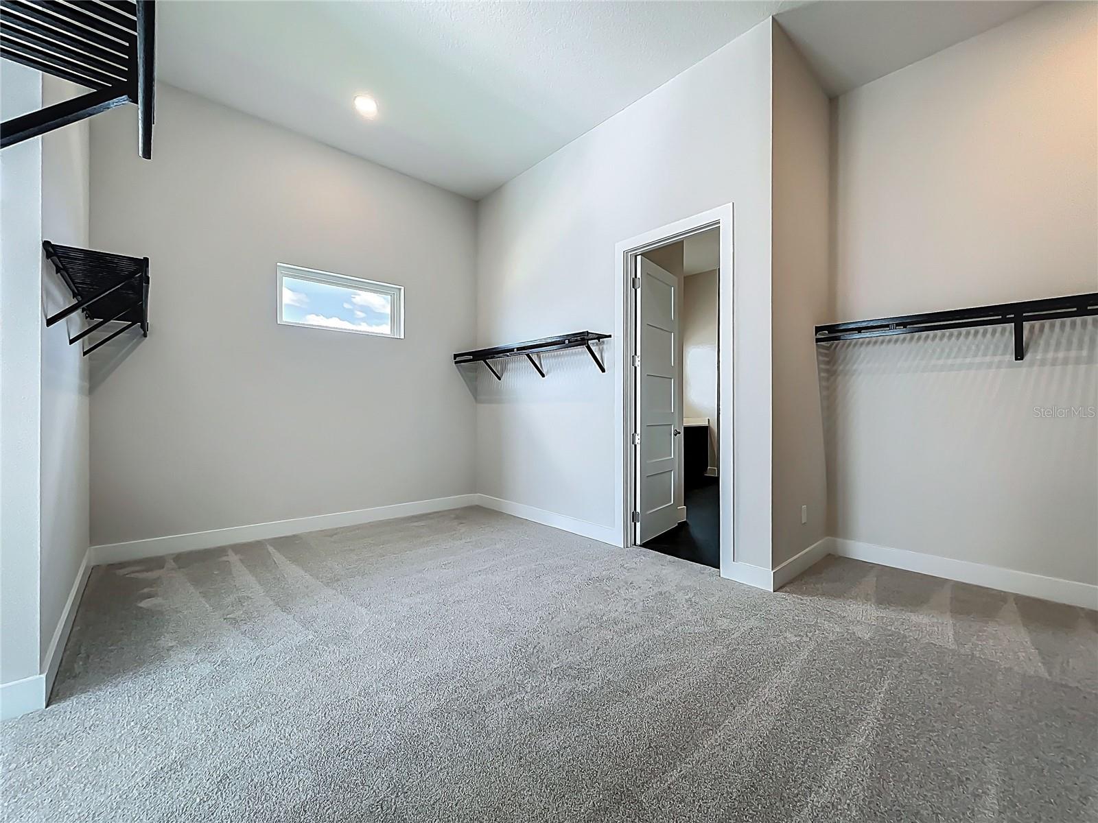 Image 28 of 90 For 15121 Pendio Drive