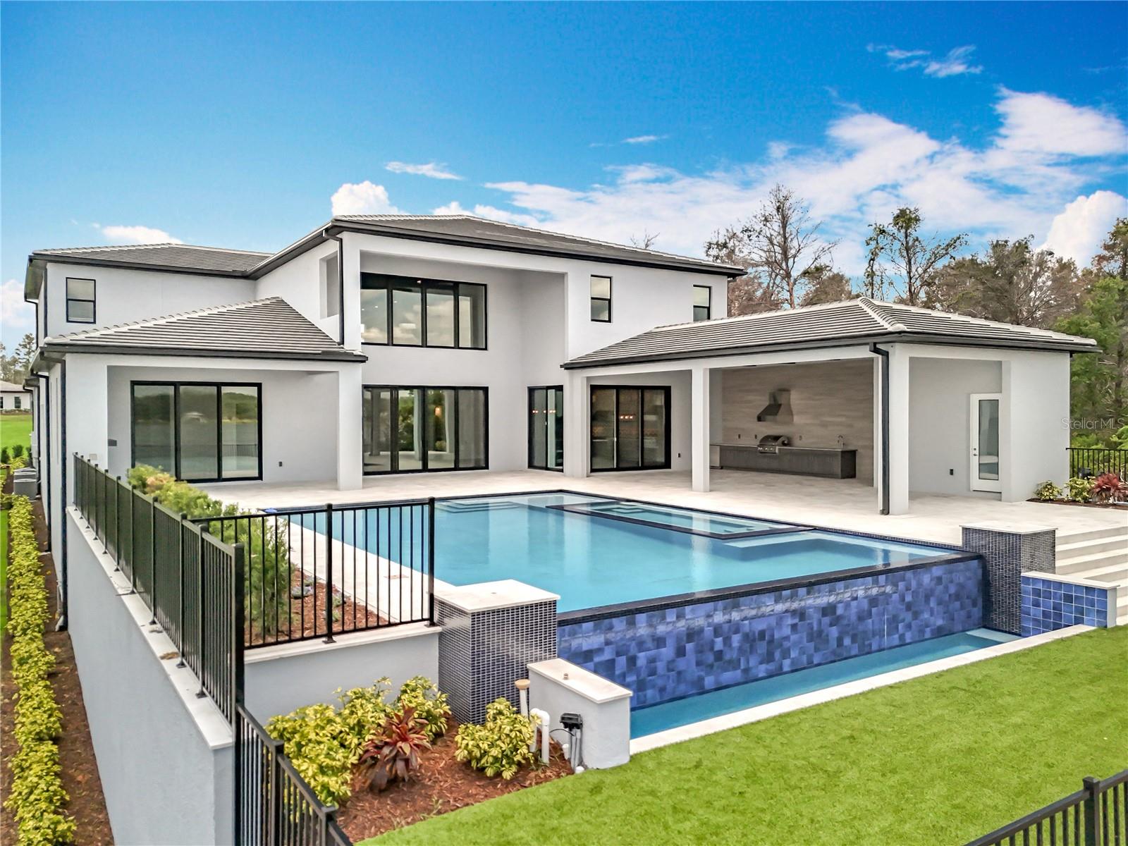 Image 4 of 90 For 15121 Pendio Drive