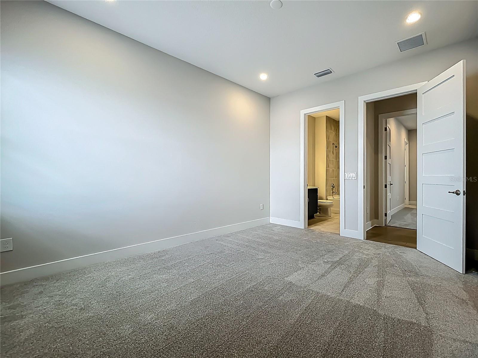 Image 45 of 90 For 15121 Pendio Drive