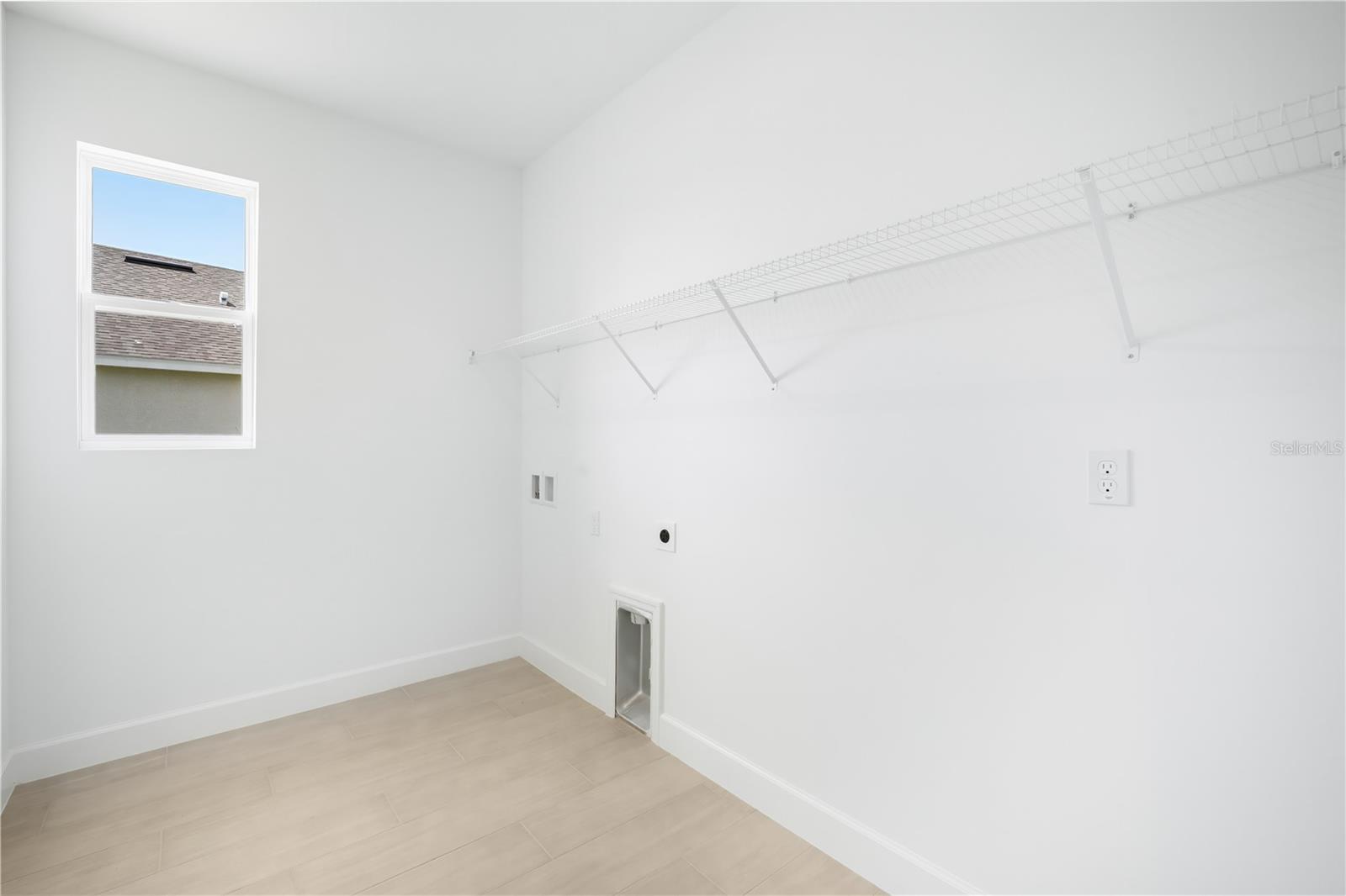 Image 30 of 45 For 9005 Players Drive