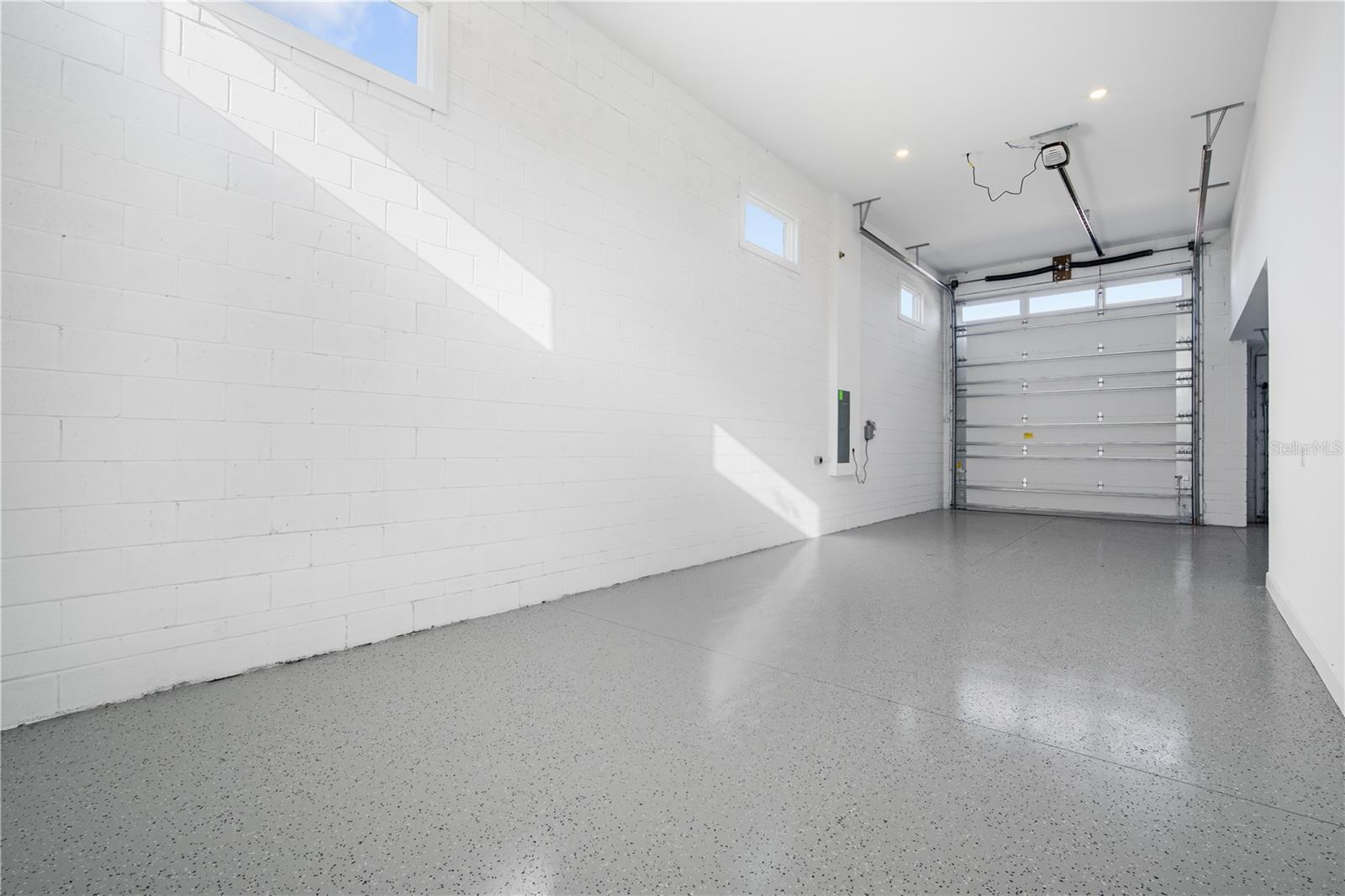 Listing photo id 22 for 9275 Players Drive