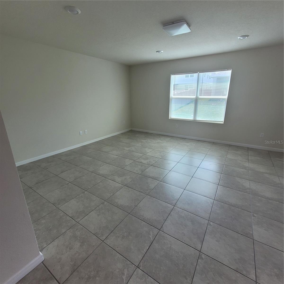 Image 12 of 40 For 1556 Aspen Avenue